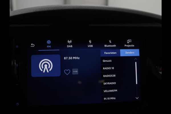 Toyota Aygo X 1.0 VVT-i MT Play | Cruise control | Carplay | Trekhaak | Airco | Camera | DAB | Lane assist | Lederen stuurwiel |