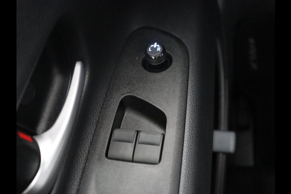Toyota Aygo X 1.0 VVT-i MT Play | Cruise control | Carplay | Trekhaak | Airco | Camera | DAB | Lane assist | Lederen stuurwiel |