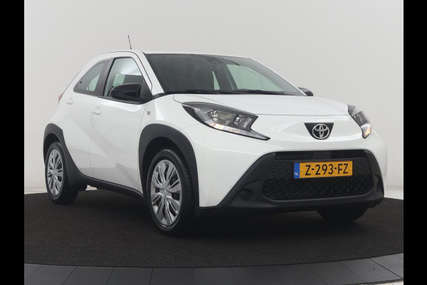 Toyota Aygo X 1.0 VVT-i MT Play | Cruise control | Carplay | Trekhaak | Airco | Camera | DAB | Lane assist | Lederen stuurwiel |