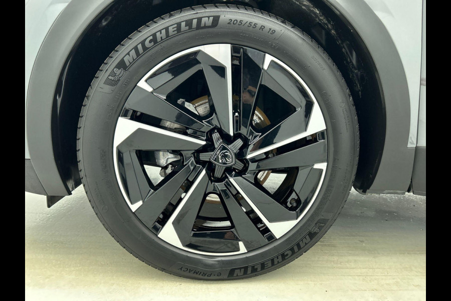 Peugeot 408 1.2 PureTech Allure Pack 130pk Automaat Comfort Pakket Ergo comfort stoel Electrische stoelverstelling lichtmetalen velgen stoelverwarming Camera Navigatie Climate Control Dab Led Parkeer sensoren