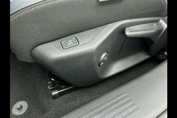 Peugeot 408 1.2 PureTech Allure Pack 130pk Automaat Comfort Pakket Ergo comfort stoel Electrische stoelverstelling lichtmetalen velgen stoelverwarming Camera Navigatie Climate Control Dab Led Parkeer sensoren