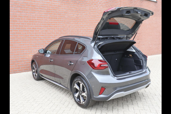 Ford Focus 1.0 EcoBoost 155pk Automaat Active X Ford Focus 1.0 EcoBoost 155pk Hybrid Automaat Active X Navigatie Climate Control Camera Parkeer sensoren B&O Dab Lichtmetalen velgen