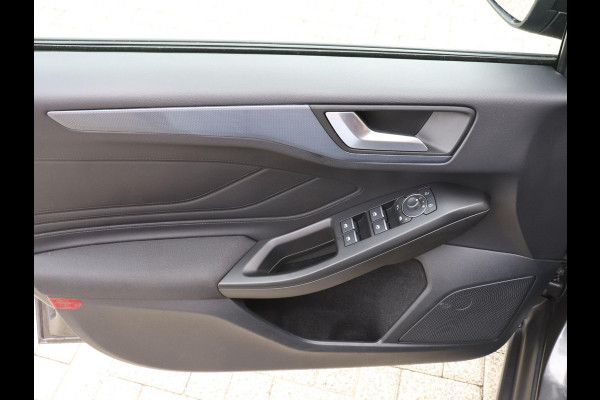 Ford Focus 1.0 EcoBoost 155pk Automaat Active X Ford Focus 1.0 EcoBoost 155pk Hybrid Automaat Active X Navigatie Climate Control Camera Parkeer sensoren B&O Dab Lichtmetalen velgen