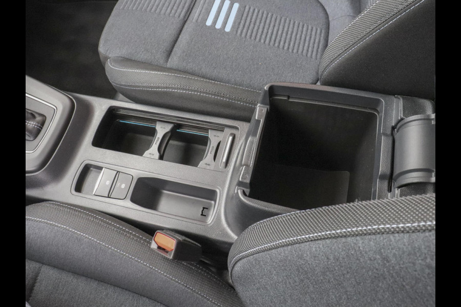 Ford Focus 1.0 EcoBoost 155pk Automaat Active X Ford Focus 1.0 EcoBoost 155pk Hybrid Automaat Active X Navigatie Climate Control Camera Parkeer sensoren B&O Dab Lichtmetalen velgen