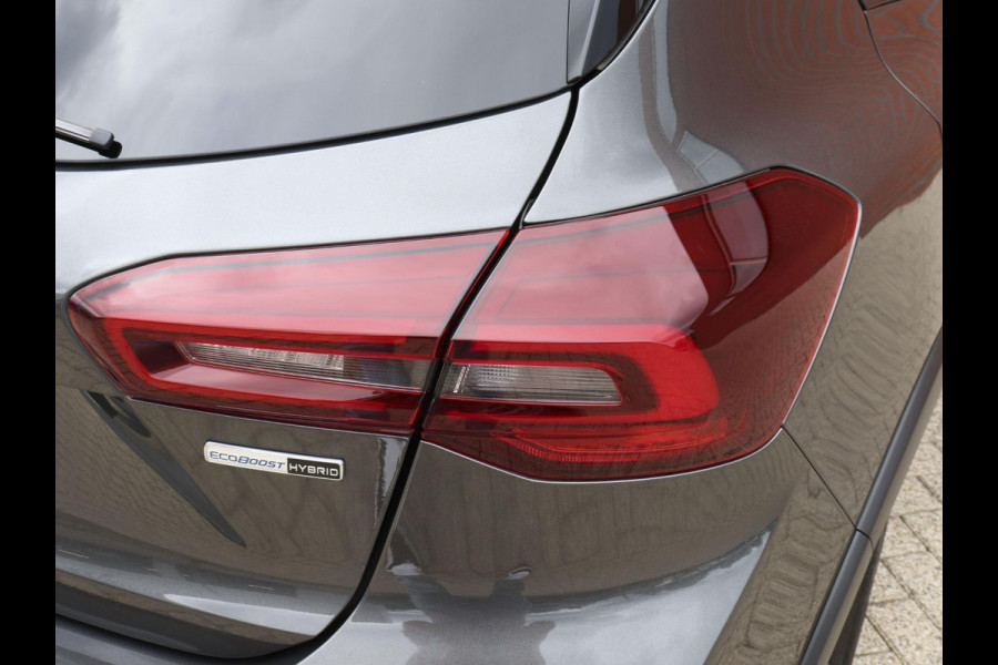 Ford Focus 1.0 EcoBoost 155pk Automaat Active X Ford Focus 1.0 EcoBoost 155pk Hybrid Automaat Active X Navigatie Climate Control Camera Parkeer sensoren B&O Dab Lichtmetalen velgen