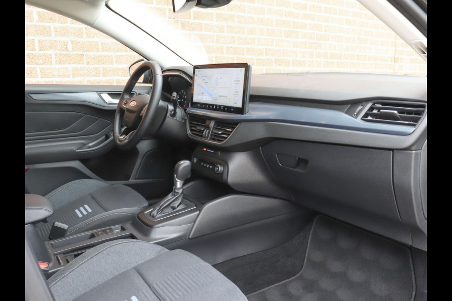 Ford Focus 1.0 EcoBoost 155pk Automaat Active X Ford Focus 1.0 EcoBoost 155pk Hybrid Automaat Active X Navigatie Climate Control Camera Parkeer sensoren B&O Dab Lichtmetalen velgen