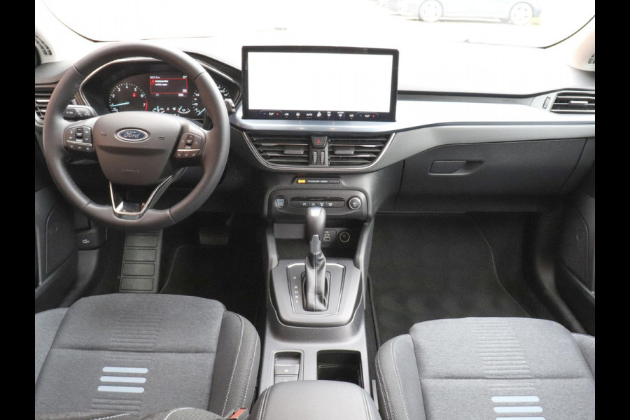 Ford Focus 1.0 EcoBoost 155pk Automaat Active X Ford Focus 1.0 EcoBoost 155pk Hybrid Automaat Active X Navigatie Climate Control Camera Parkeer sensoren B&O Dab Lichtmetalen velgen