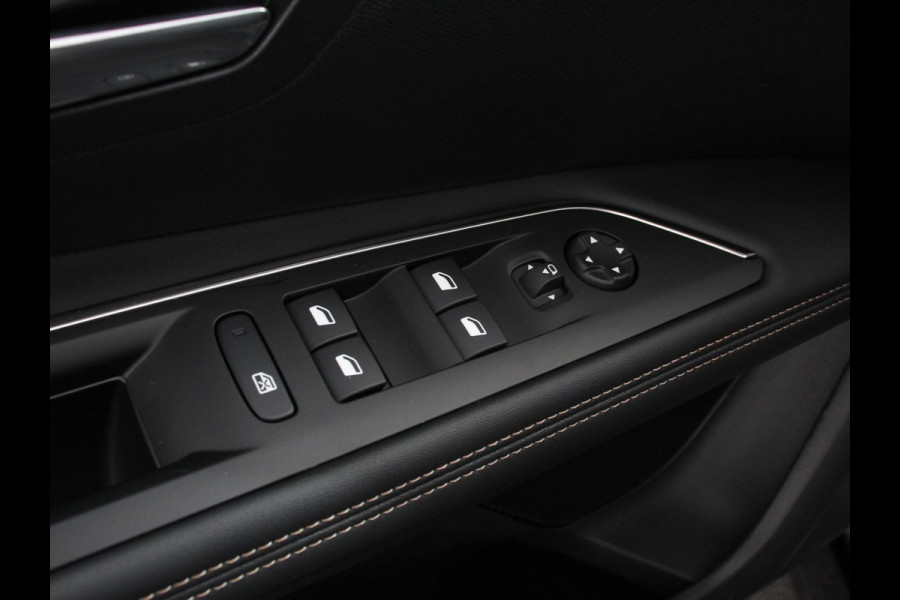Peugeot 3008 1.2 Puretech 130pk Automaat GT Line Climate Control Navigatie Apple Carplay/Android Auto Parkeer sensoren V+A Camera Full LED 18"  Lichtmetalen Velgen