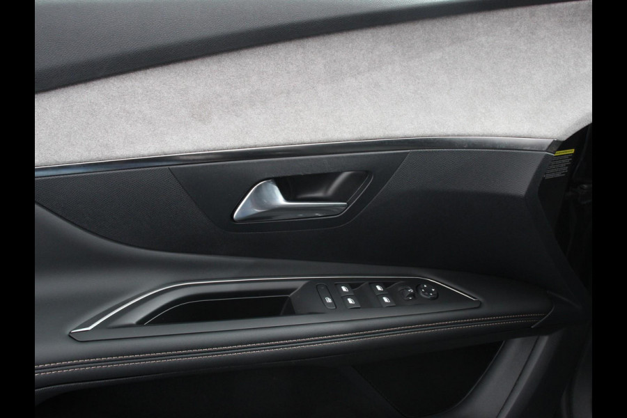 Peugeot 3008 1.2 Puretech 130pk Automaat GT Line Climate Control Navigatie Apple Carplay/Android Auto Parkeer sensoren V+A Camera Full LED 18"  Lichtmetalen Velgen