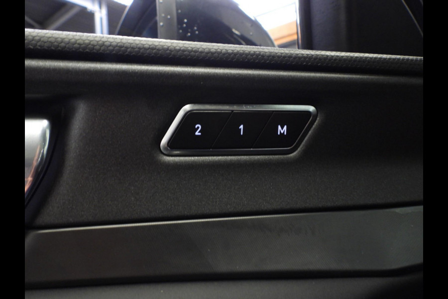 Lynk & Co 01 1.5 PHEV BlackLine STUURVERW./360CAM/SCHUIFDAK/LED/20"LMV!