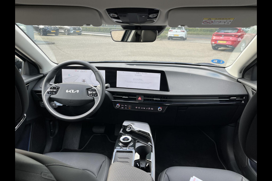 Kia Ev6 Light 77.4 kWh SOH 100% | 3.000KM UNIEKE KM-STAND | KIA DEALER ONDERHOUDEN | 1E EIGENAAR | LEDEREN BEKLEDING | CAMERA | ADAPTIVE CRUISE | KIA GARANTIE TOT 10-2030 | BTW VERREKENBAAR