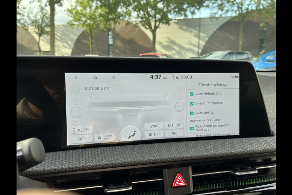 Kia Ev6 Light 77.4 kWh SOH 100% | 3.000KM UNIEKE KM-STAND | KIA DEALER ONDERHOUDEN | 1E EIGENAAR | LEDEREN BEKLEDING | CAMERA | ADAPTIVE CRUISE | KIA GARANTIE TOT 10-2030 | BTW VERREKENBAAR