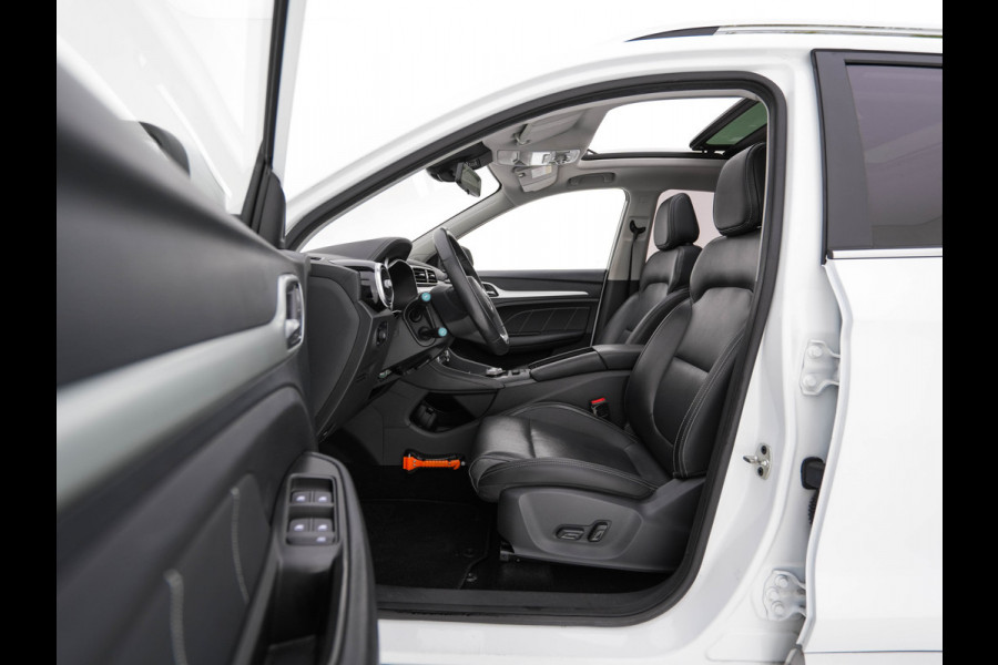 MG ZS EV Luxury 45 kWh {SoH-87%} (INCL-BTW) Aut. *PANO | LEATHER | CCS-FASTLOADER | KEYLESS | NAVI-FULLMAP | ADAPTIVE-CRUISE | CAMERA | HEATED-SPORTSEATS | CARPLAY | BLINDSPOT | DAB | LANE-ASSIST | 17''ALU*