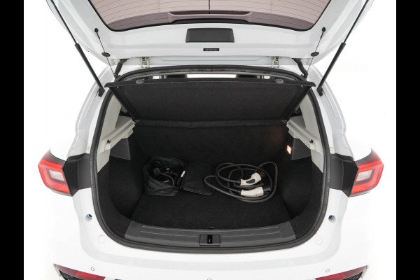 MG ZS EV Luxury 45 kWh {SoH-87%} (INCL-BTW) Aut. *PANO | LEATHER | CCS-FASTLOADER | KEYLESS | NAVI-FULLMAP | ADAPTIVE-CRUISE | CAMERA | HEATED-SPORTSEATS | CARPLAY | BLINDSPOT | DAB | LANE-ASSIST | 17''ALU*