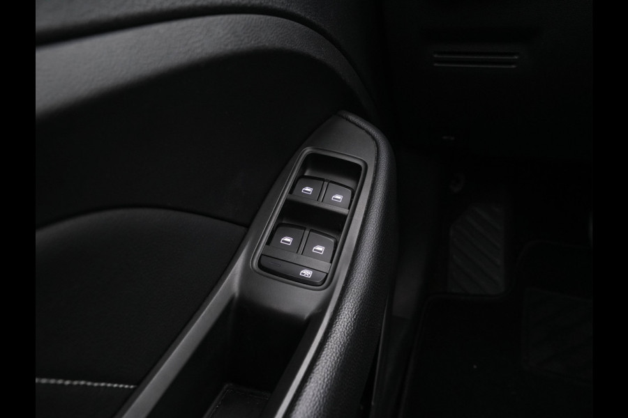 MG ZS EV Luxury 45 kWh {SoH-87%} (INCL-BTW) Aut. *PANO | LEATHER | CCS-FASTLOADER | KEYLESS | NAVI-FULLMAP | ADAPTIVE-CRUISE | CAMERA | HEATED-SPORTSEATS | CARPLAY | BLINDSPOT | DAB | LANE-ASSIST | 17''ALU*