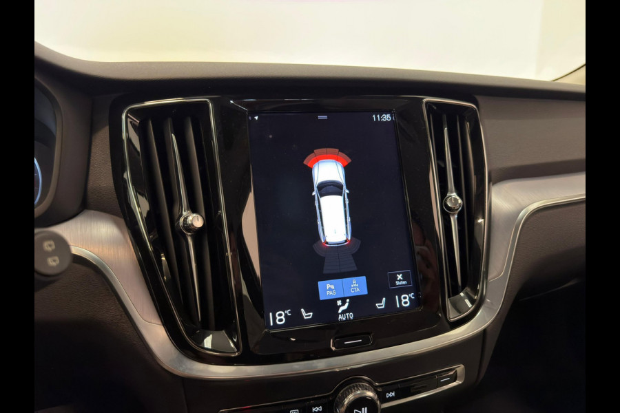 Volvo V60 2.0 T5 Momentum / NL-auto / Leder / CarPlay / Trekhaak