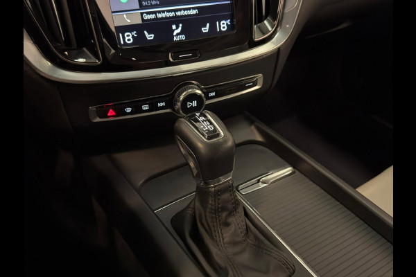 Volvo V60 2.0 T5 Momentum / NL-auto / Leder / CarPlay / Trekhaak