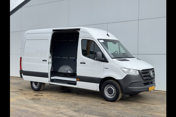 Mercedes-Benz eSprinter 314 Pro 81kWh Nieuw model! 313km WLTP 2000kg Trekvermogen L2 115kw Snelladen Adaptieve Cruise Widescreen Camera
