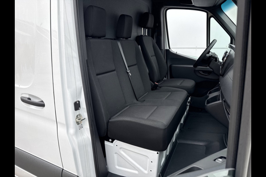 Mercedes-Benz eSprinter 314 Pro 81kWh Nieuw model! 313km WLTP 2000kg Trekvermogen L2 115kw Snelladen Adaptieve Cruise Widescreen Camera