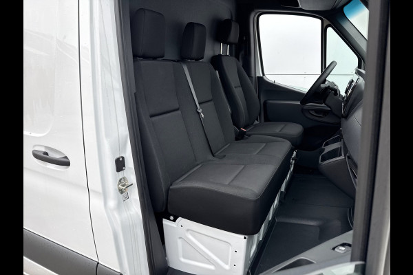 Mercedes-Benz eSprinter 314 Pro 81kWh Nieuw model! 313km WLTP 2000kg Trekvermogen L2 115kw Snelladen Adaptieve Cruise Widescreen Camera