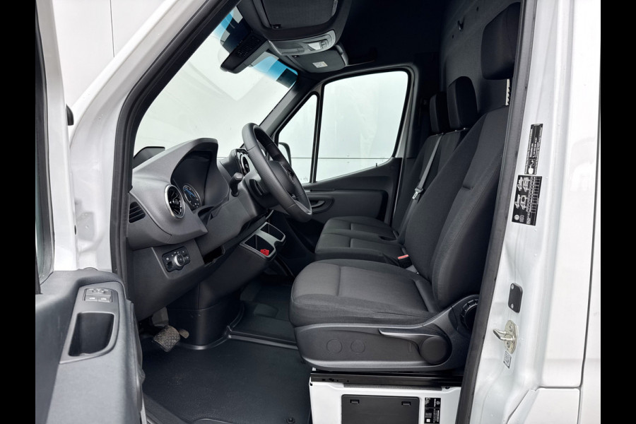 Mercedes-Benz eSprinter 314 Pro 81kWh Nieuw model! 313km WLTP 2000kg Trekvermogen L2 115kw Snelladen Adaptieve Cruise Widescreen Camera