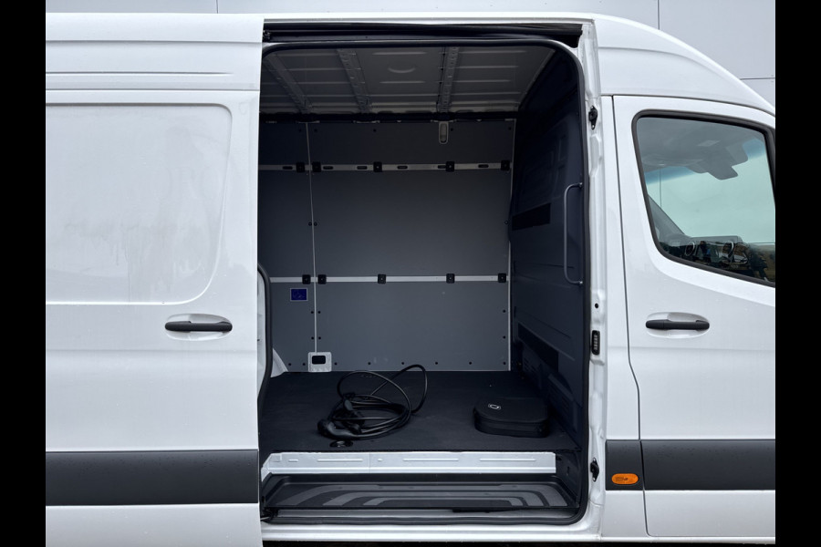 Mercedes-Benz eSprinter 314 Pro 81kWh Nieuw model! 313km WLTP 2000kg Trekvermogen L2 115kw Snelladen Adaptieve Cruise Widescreen Camera