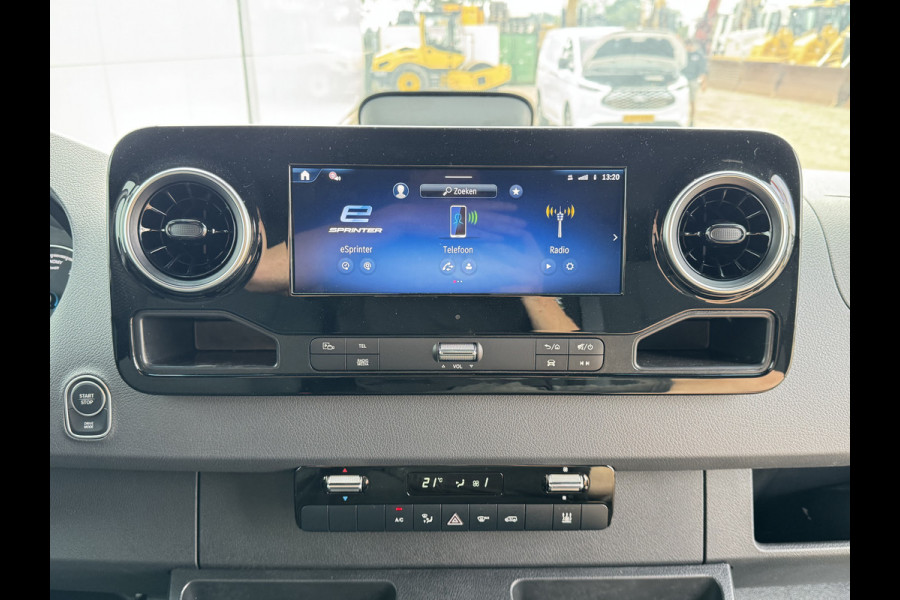 Mercedes-Benz eSprinter 314 Pro 81kWh Nieuw model! 313km WLTP 2000kg Trekvermogen L2 115kw Snelladen Adaptieve Cruise Widescreen Camera
