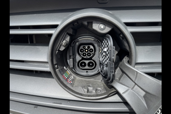 Mercedes-Benz eSprinter 314 Pro 81kWh Nieuw model! 313km WLTP 2000kg Trekvermogen L2 115kw Snelladen Adaptieve Cruise Widescreen Camera