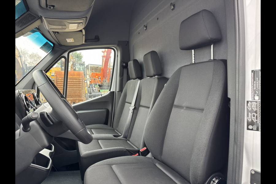 Mercedes-Benz eSprinter 314 Pro 81kWh Nieuw model! 313km WLTP 2000kg Trekvermogen L2 115kw Snelladen Adaptieve Cruise Widescreen Camera
