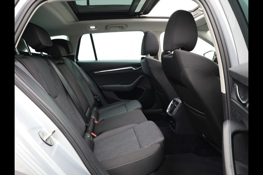 Škoda Octavia Combi 1.0 TSI Business Edition Plus | Panodak | Trekhaak elk. wegkl. | Camera | Elk. A-klep | Prijs Rijklaar!!