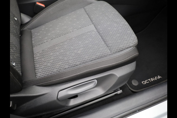 Škoda Octavia Combi 1.0 TSI Business Edition Plus | Panodak | Trekhaak elk. wegkl. | Camera | Elk. A-klep | Prijs Rijklaar!!