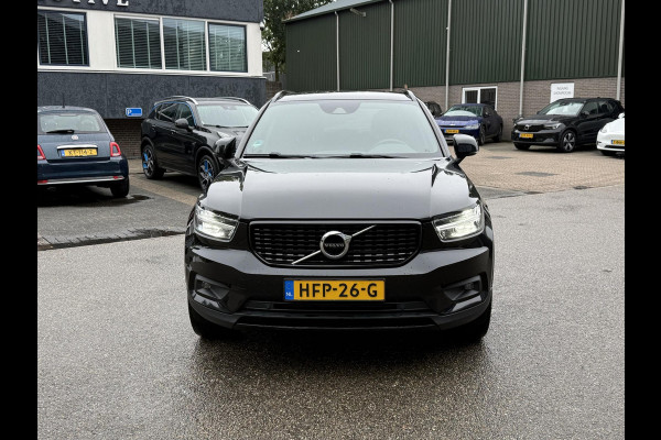 Volvo XC40 1.5 T5 Recharge R-Design 20 INCH | LEDEREN BEKLEDING | ELEKTRISCHE TREKHAAK | CAMERA | STOEL + STUURVERWARMING | ELEKTRISCHE ACHTERKLEP | ONDERHOUD GEHAD | ALL-IN PRIJS INCL. 12 MND BOVAG GARANTIE