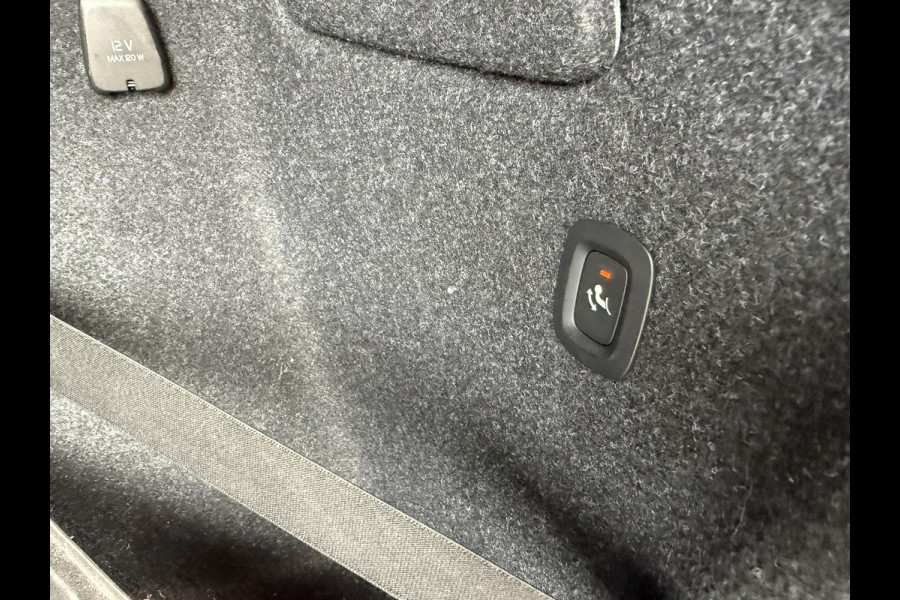 Volvo XC40 1.5 T5 Recharge R-Design 20 INCH | LEDEREN BEKLEDING | ELEKTRISCHE TREKHAAK | CAMERA | STOEL + STUURVERWARMING | ELEKTRISCHE ACHTERKLEP | ONDERHOUD GEHAD | ALL-IN PRIJS INCL. 12 MND BOVAG GARANTIE