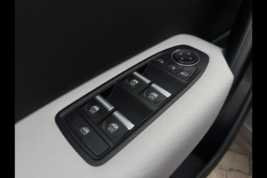 Renault Captur 1.3 TCe 130 Edition One Trekhaak / Camera / Navi / Carplay / Stoel & stuurverw. / Warning Spots / Ledverlichting