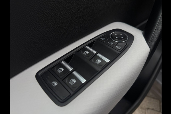 Renault Captur 1.3 TCe 130 Edition One Trekhaak / Camera / Navi / Carplay / Stoel & stuurverw. / Warning Spots / Ledverlichting