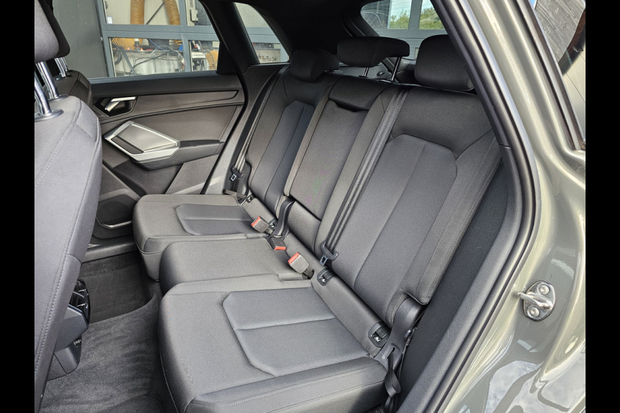 Audi Q3 35 TFSI S Line Pro Line | Automaat | Trekhaak | Stoelverwarming | MMI Plus | Virtual | Elek. achterklep |