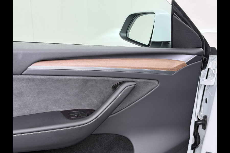 Tesla Model Y Long Range AWD 75 kWh SOH 94,8% | TESLA FABRIEKSGARANTIE TOT 2028 OF 80.000KM! | FABRIEKSGARANTIE OP ACCU & AANDRIJFLIJN TOT 2032 OF 192.000 KM|