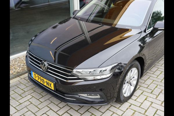 Volkswagen Passat Variant 1.5 TSI Business | Voorruit verwarmbaar en warmtewerend | LED | Draadloze telefoonlader |