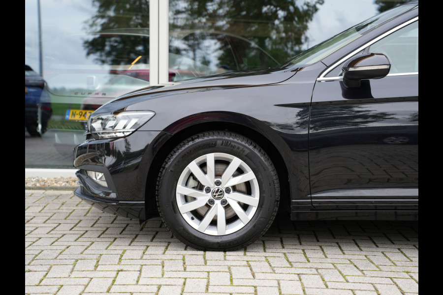 Volkswagen Passat Variant 1.5 TSI Business | Voorruit verwarmbaar en warmtewerend | LED | Draadloze telefoonlader |