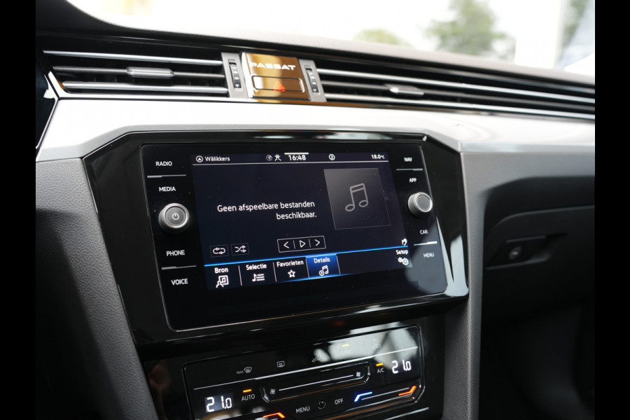 Volkswagen Passat Variant 1.5 TSI Business | Voorruit verwarmbaar en warmtewerend | LED | Draadloze telefoonlader |
