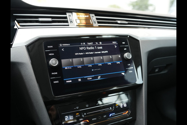 Volkswagen Passat Variant 1.5 TSI Business | Voorruit verwarmbaar en warmtewerend | LED | Draadloze telefoonlader |