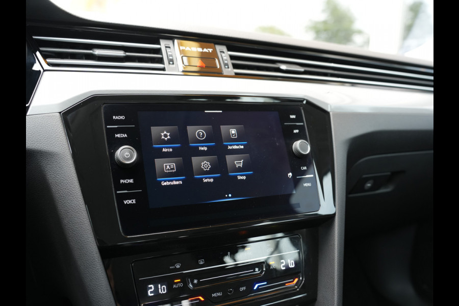 Volkswagen Passat Variant 1.5 TSI Business | Voorruit verwarmbaar en warmtewerend | LED | Draadloze telefoonlader |
