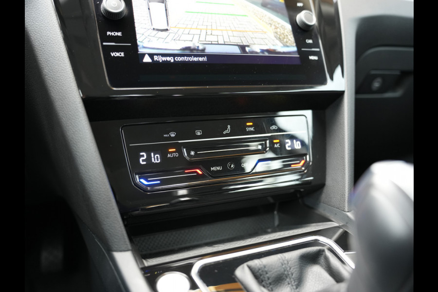 Volkswagen Passat Variant 1.5 TSI Business | Voorruit verwarmbaar en warmtewerend | LED | Draadloze telefoonlader |