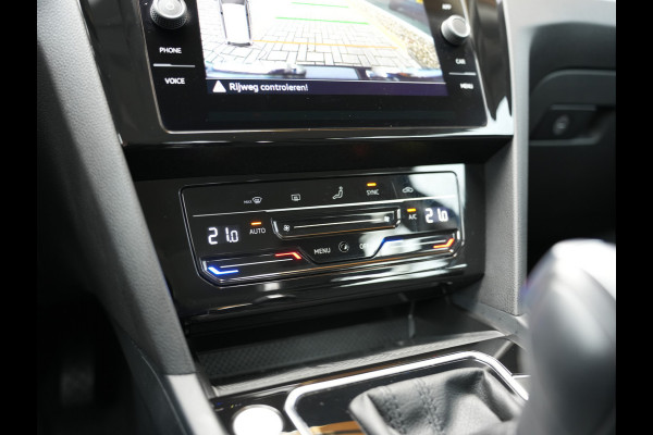 Volkswagen Passat Variant 1.5 TSI Business | Voorruit verwarmbaar en warmtewerend | LED | Draadloze telefoonlader |