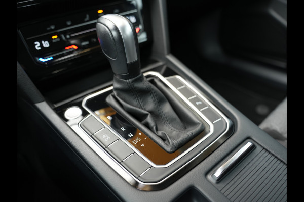 Volkswagen Passat Variant 1.5 TSI Business | Voorruit verwarmbaar en warmtewerend | LED | Draadloze telefoonlader |