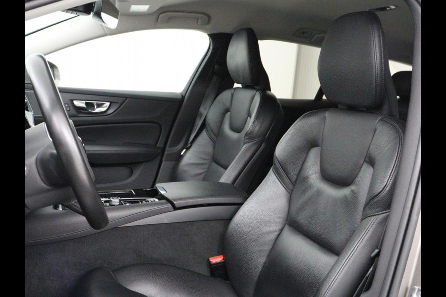 Volvo V60 2.0 T6 Recharge AWD Inscription | Trekhaak | SOH 81% | Stoelverwarming | Harman/Kardon | Leder | Camera | Adaptive cruise | Carplay | Keyless | Memory | Navigatie | Full LED | Stuurverwarming | PHEV | Plug in