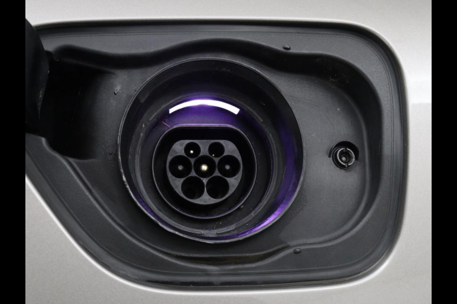 Volvo V60 2.0 T6 Recharge AWD Inscription | Trekhaak | SOH 81% | Stoelverwarming | Harman/Kardon | Leder | Camera | Adaptive cruise | Carplay | Keyless | Memory | Navigatie | Full LED | Stuurverwarming | PHEV | Plug in