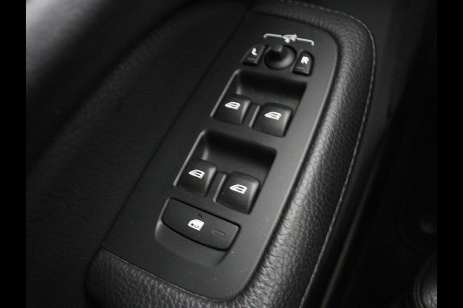 Volvo V60 2.0 T6 Recharge AWD Inscription | Trekhaak | SOH 81% | Stoelverwarming | Harman/Kardon | Leder | Camera | Adaptive cruise | Carplay | Keyless | Memory | Navigatie | Full LED | Stuurverwarming | PHEV | Plug in
