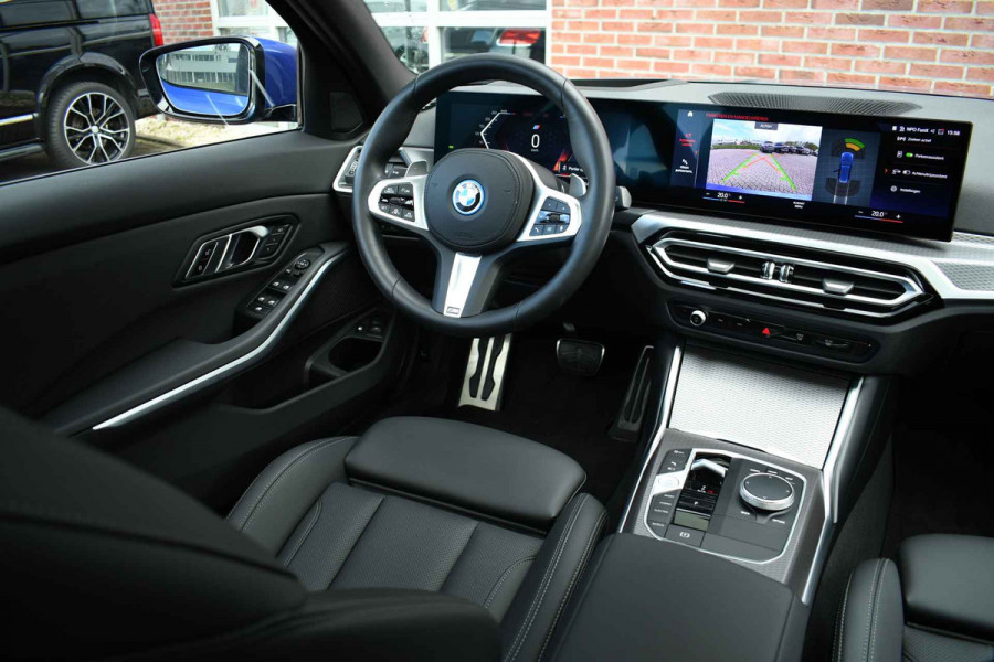 BMW 3 Serie Touring 330e xDrive M-Sport Pro Pano DA-Prof 360 HUD H/K E-zetels 19inch