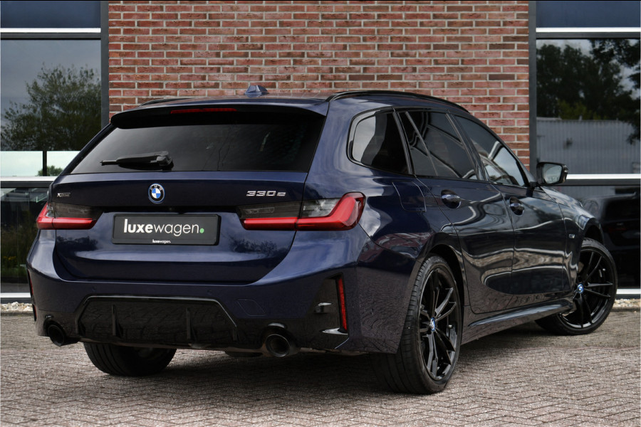 BMW 3 Serie Touring 330e xDrive M-Sport Pro Pano DA-Prof 360 HUD H/K E-zetels 19inch